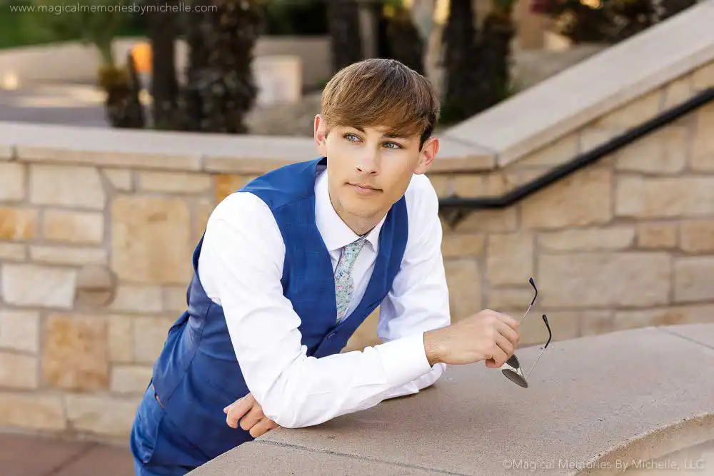 Best Senior Picture Clothes for Guys