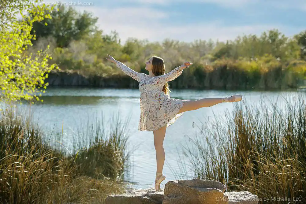 outdoor senior pictures dance chandler az